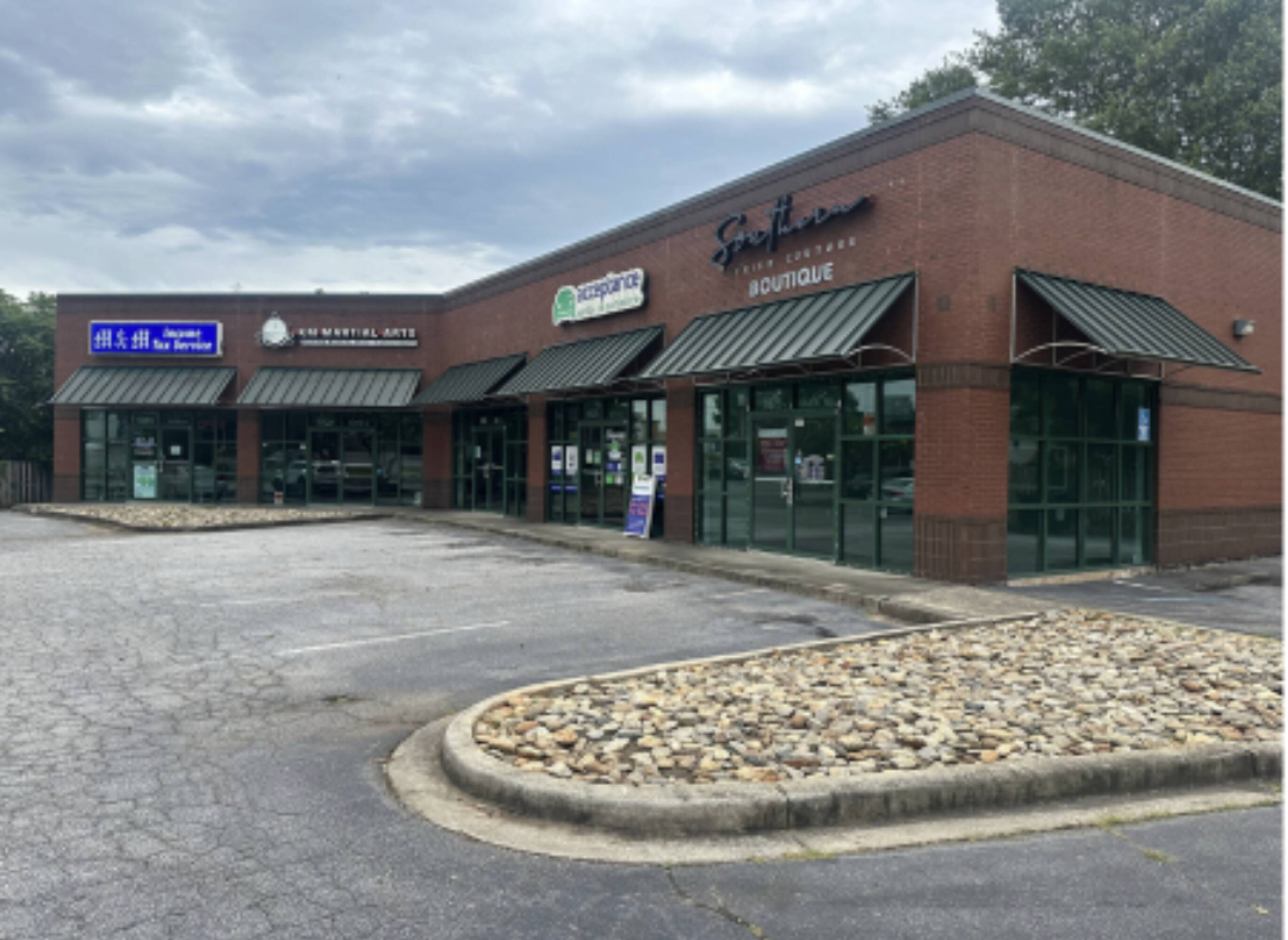 1525 Poinsett Hwy, Greenville, SC 29609