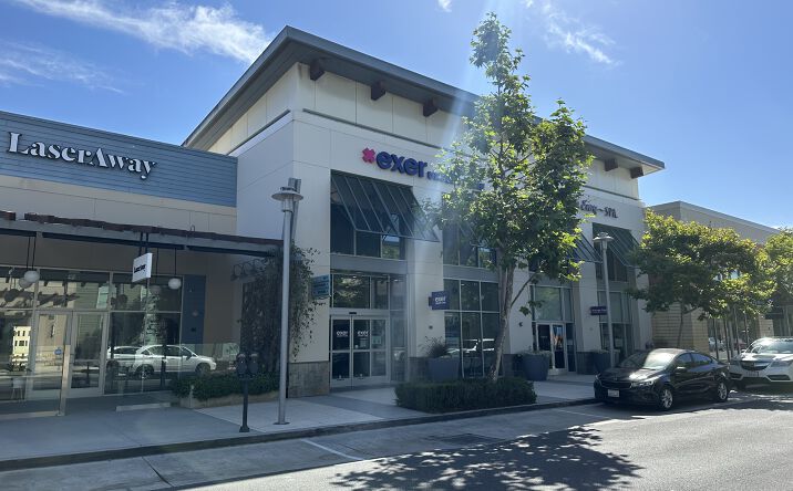 Pictures of Retail, Office property located at 659 Town Center Dr, Oxnard, CA 93036 for lease - image #1