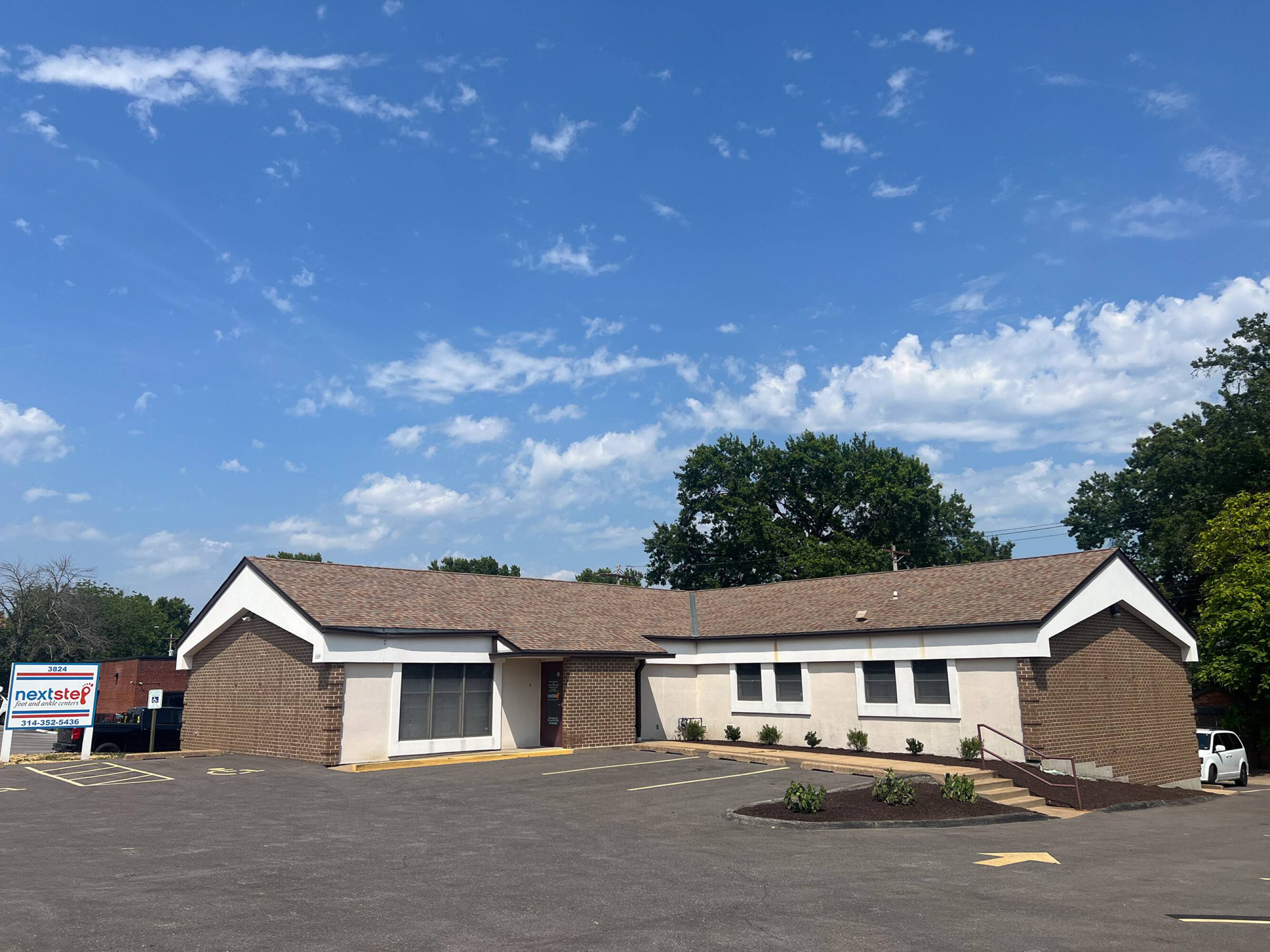 3824 Watson Rd, St. Louis, MO 63109