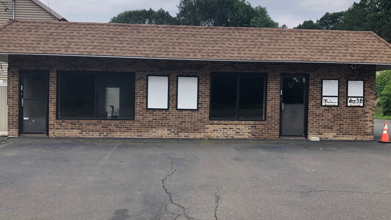 402 Clintonville Rd, North Haven, CT 06473