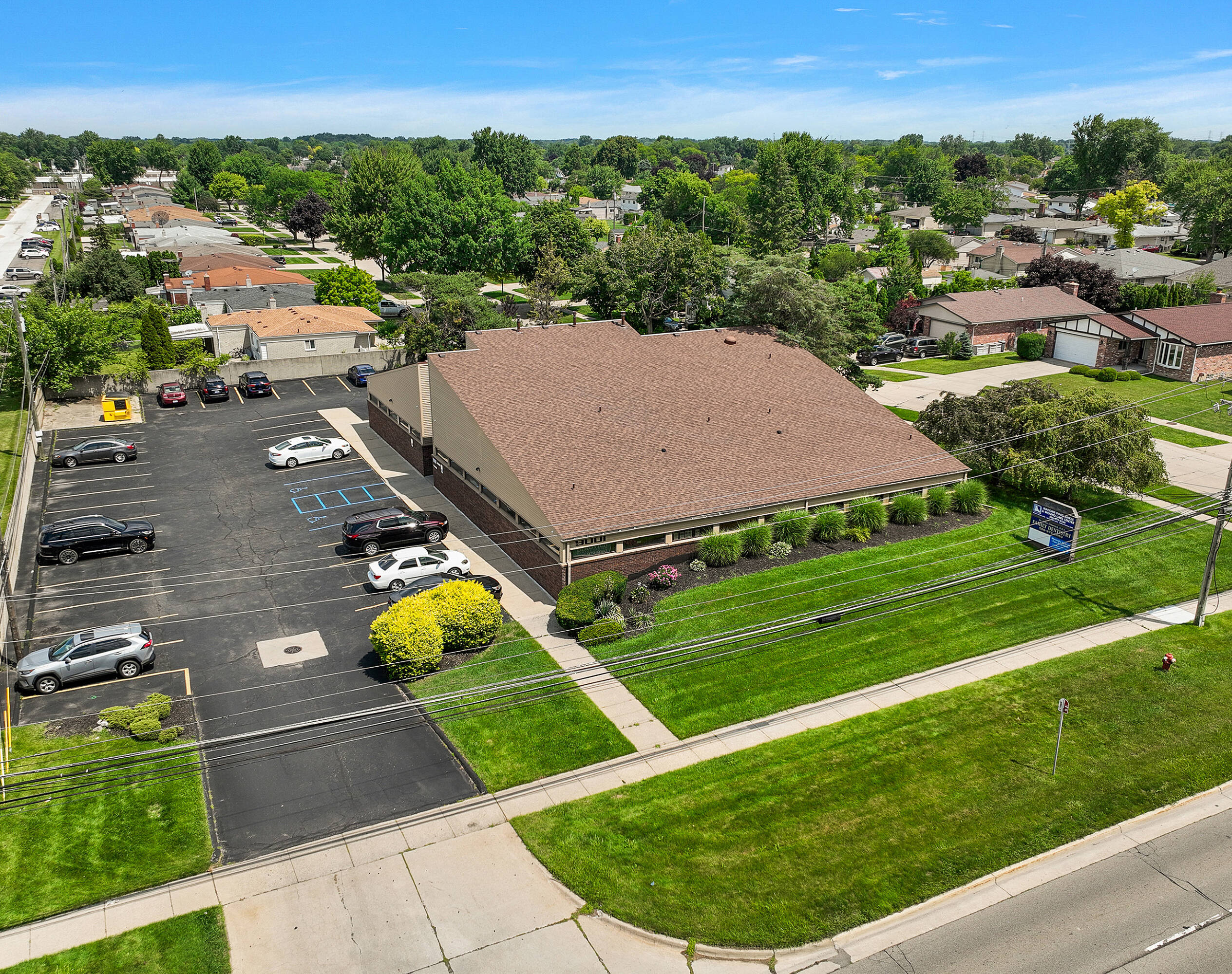 The Macomb Group Headquarters 15 Mile Road Sterling Heights Mi 9001 15 Mile Rd, Sterling Heights, MI 48312 | Crexi.com