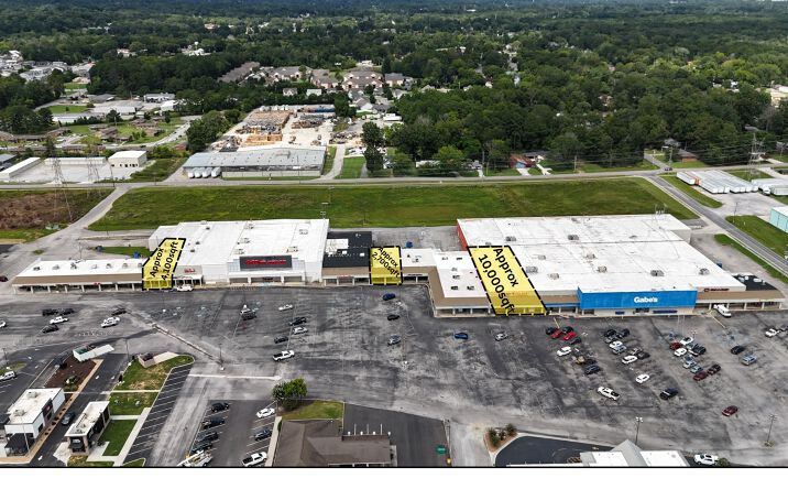 Pictures of Restaurant, Office, Retail property located at 731 Battlefield Pkwy, Fort Oglethorpe, GA 30742 for lease - image #1