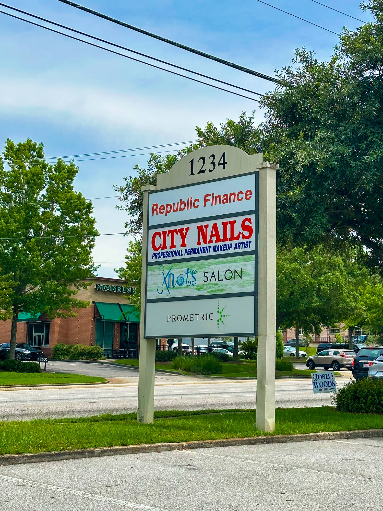 1234 Hillcrest Rd, Mobile, AL 36695