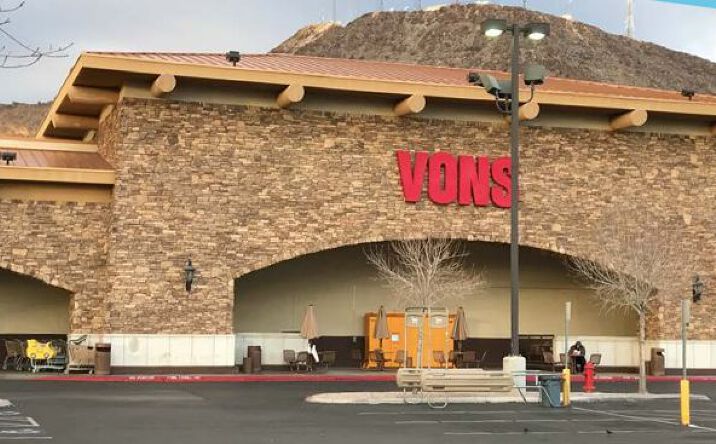 Pictures of Retail property located at E Horizon Ridge Pkwy, Henderson, NV 89002 for lease - image #1
