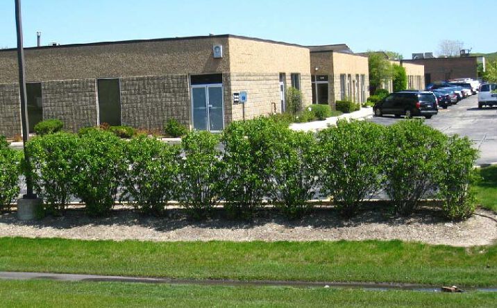 Pictures of Industrial property located at 1910 Raymond Dr, Northbrook, IL 60062 for lease - image #1