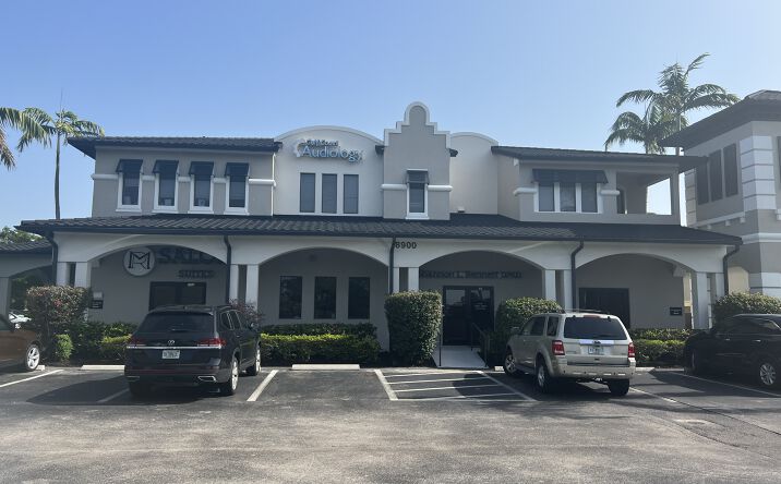 Pictures of Office property located at 8900 Gladiolus Dr, Fort Myers, FL 33908 for lease - image #1