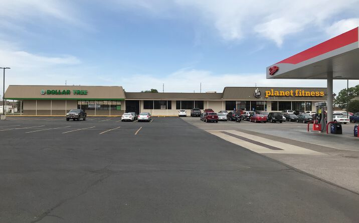Pictures of Retail property located at 404 E 4th Ave, Hutchinson, KS 67501 for sales - image #1