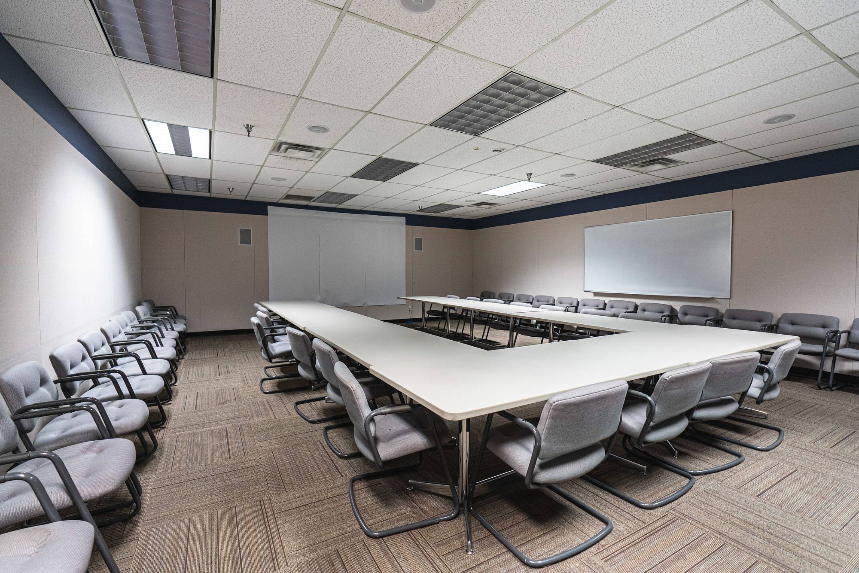 2301 Featherstone Rd, Auburn Hills, MI 48326