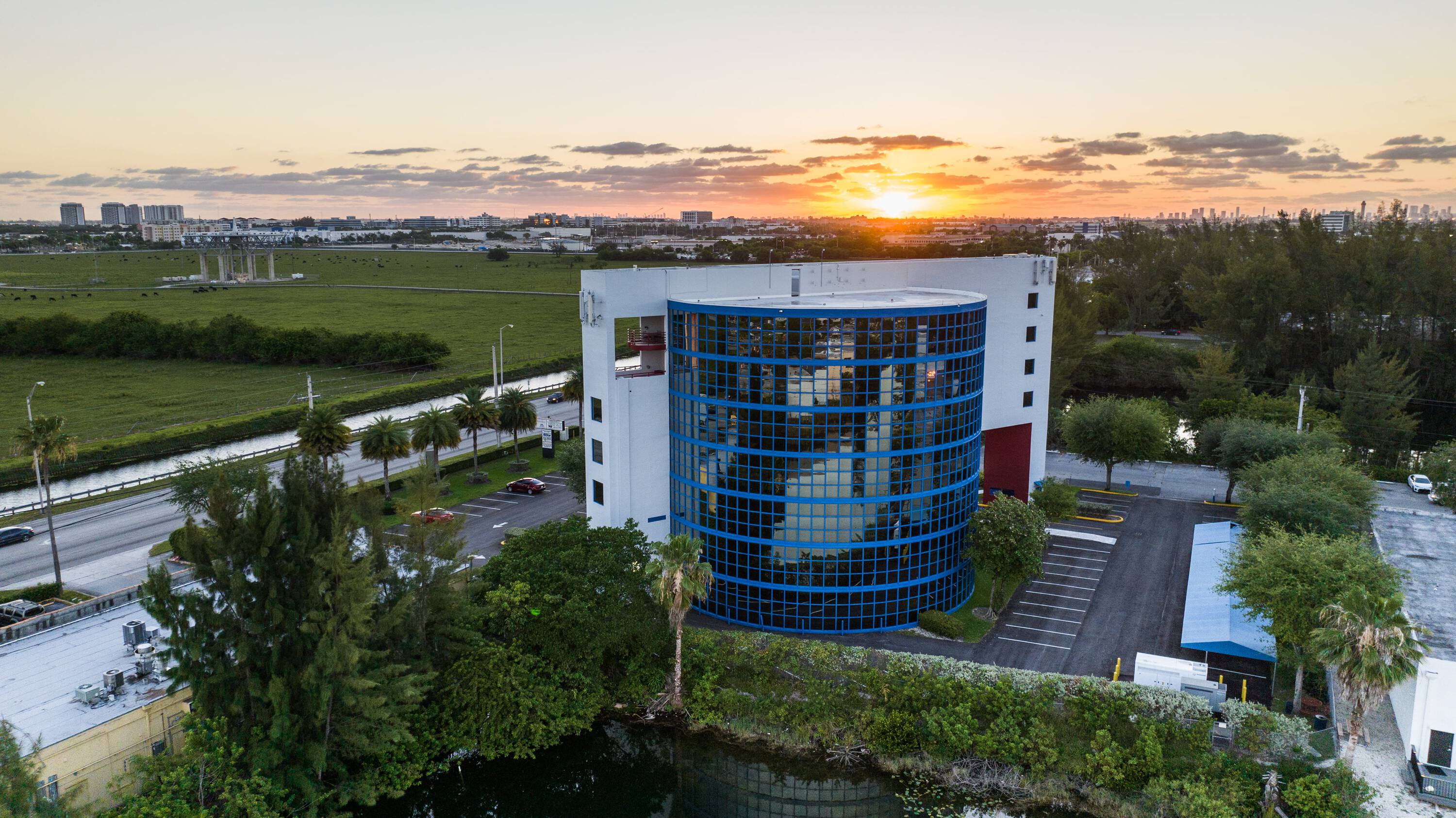 9600 NW 25th St, Doral, FL 33172