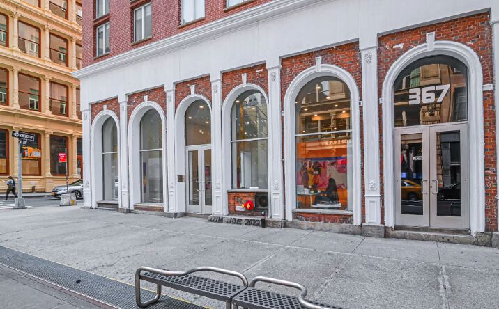 Pictures of Retail, Restaurant, Office property located at 367 Broadway, New York, NY 10013 for lease - image #1