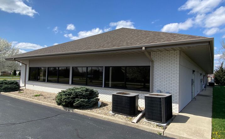 Pictures of Office property located at 9805 Prairie Ave, Highland, IN 46322 for lease - image #1