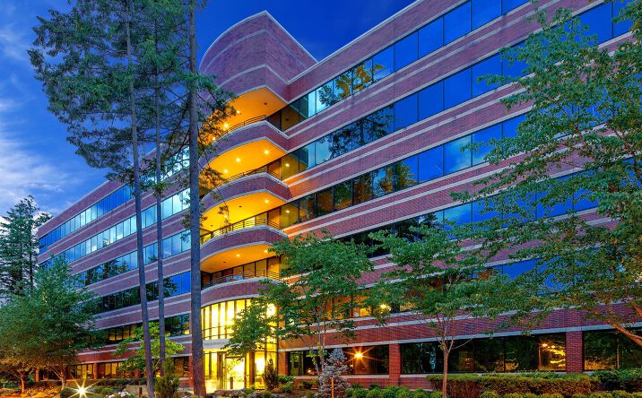 Pictures of Office property located at 2 Centerpointe Dr, Lake Oswego, OR 97035 for lease - image #1