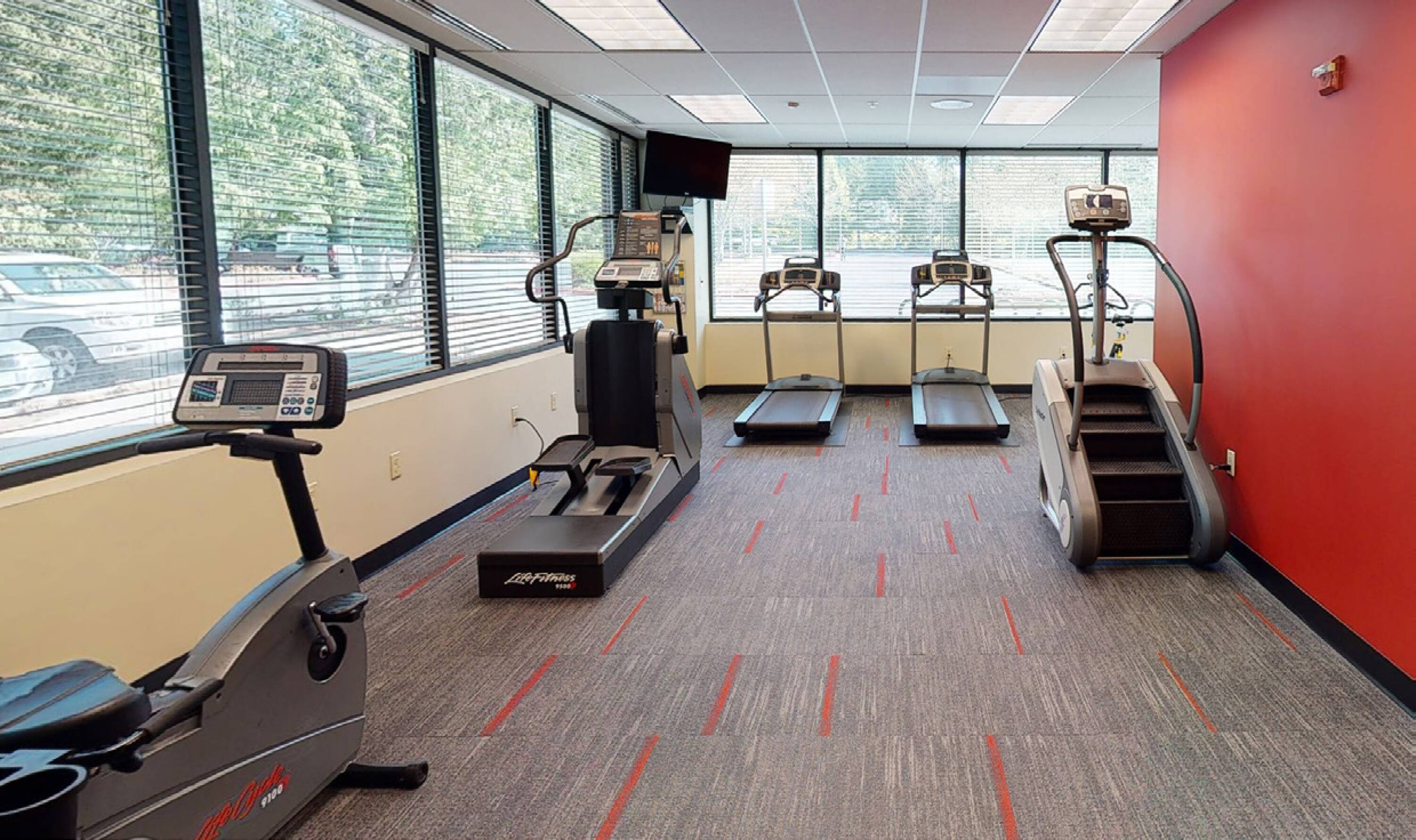 2 Centerpointe Dr, Lake Oswego, OR 97035