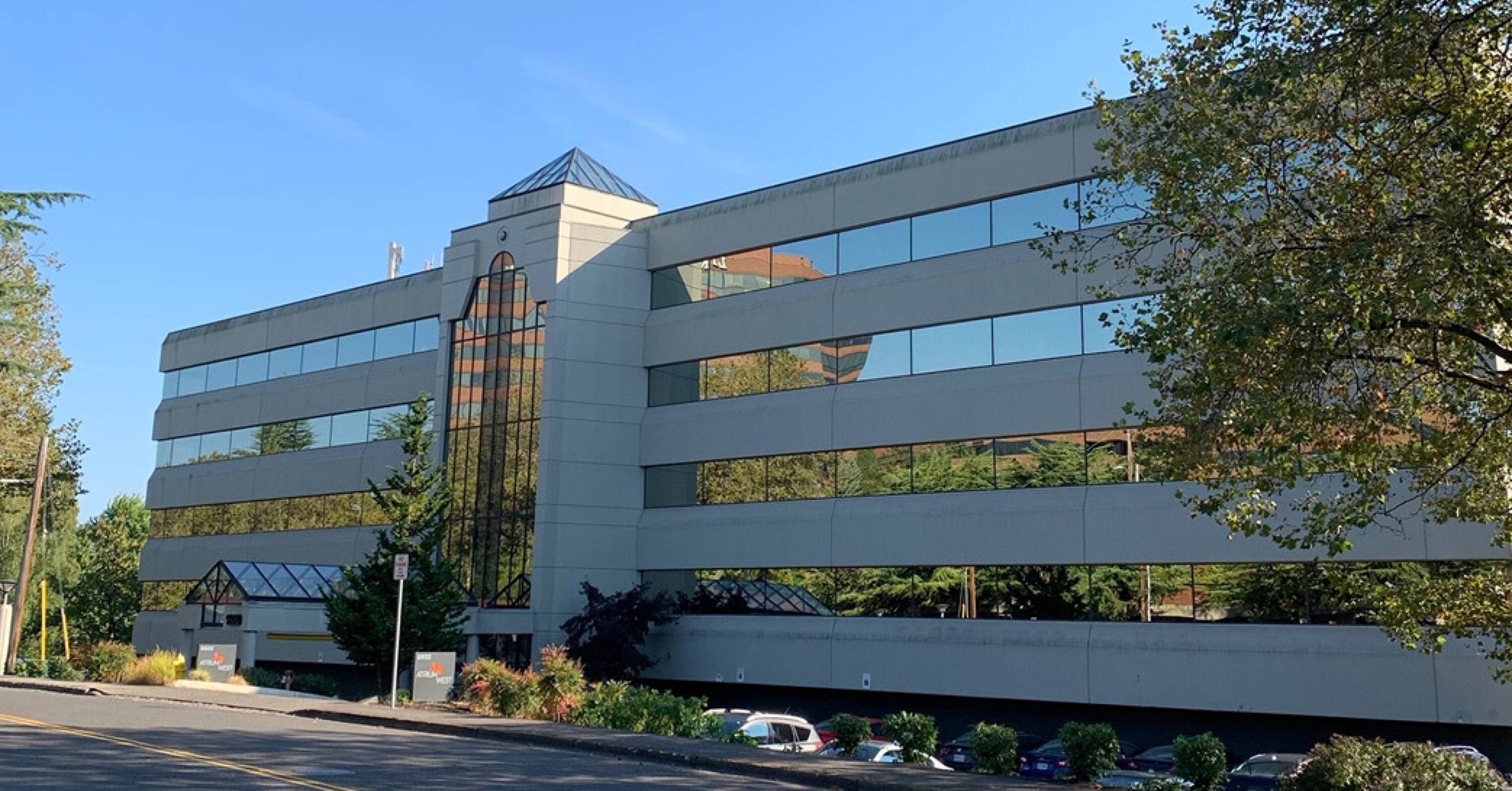 9600 SW Oak St, Tigard, OR 97223