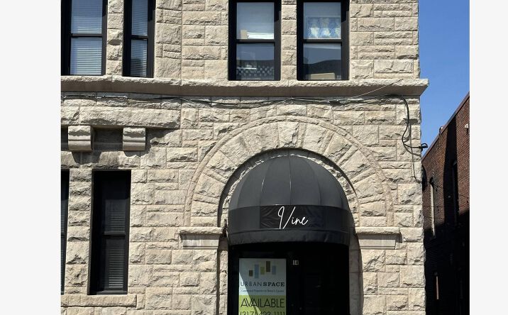 Pictures of Restaurant, Retail property located at 14 N State St, Greenfield, IN 46140 for lease - image #1