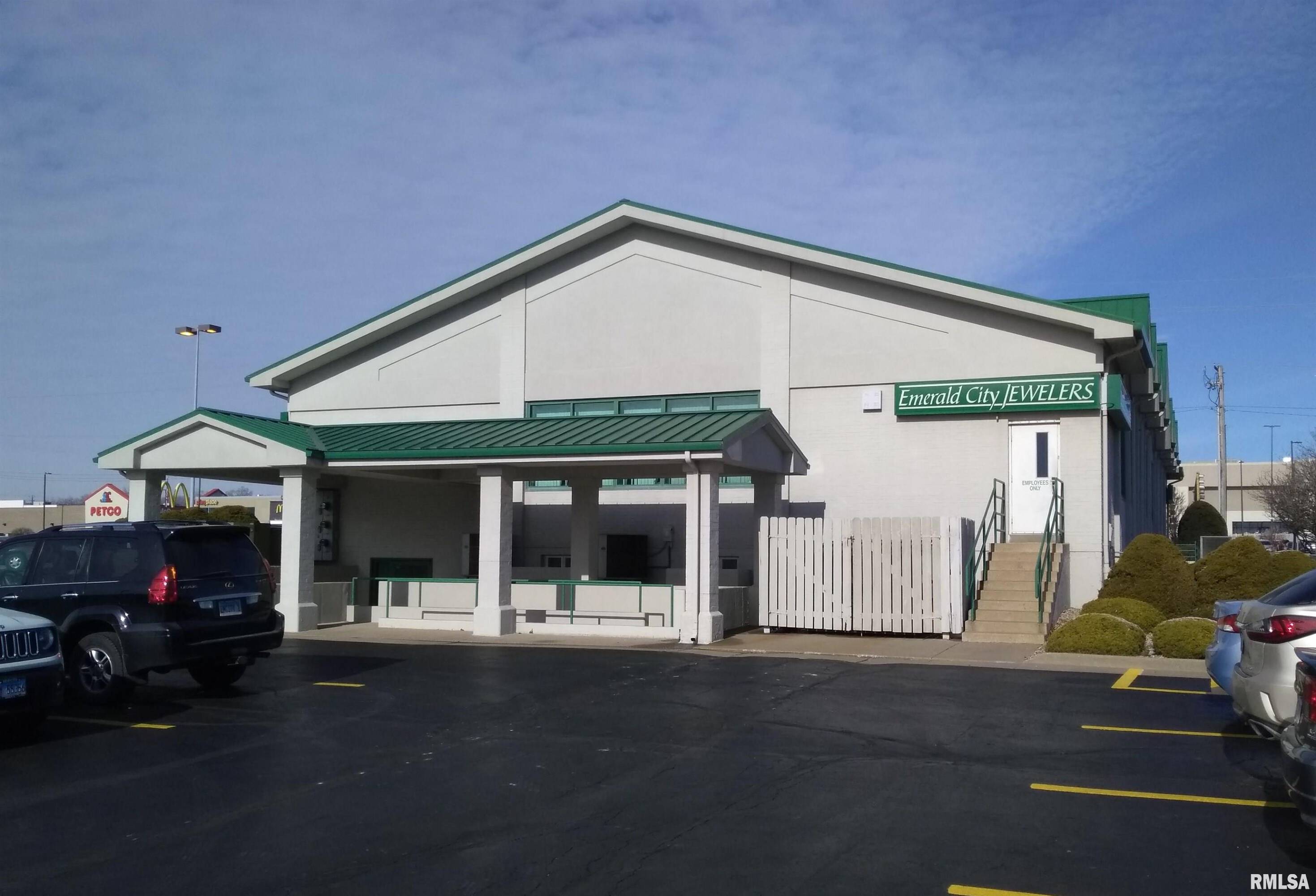 3236 BROADWAY Street, Quincy, IL 62301