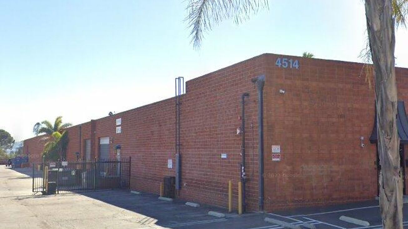 4514 Vanowen St, Burbank, CA 91505