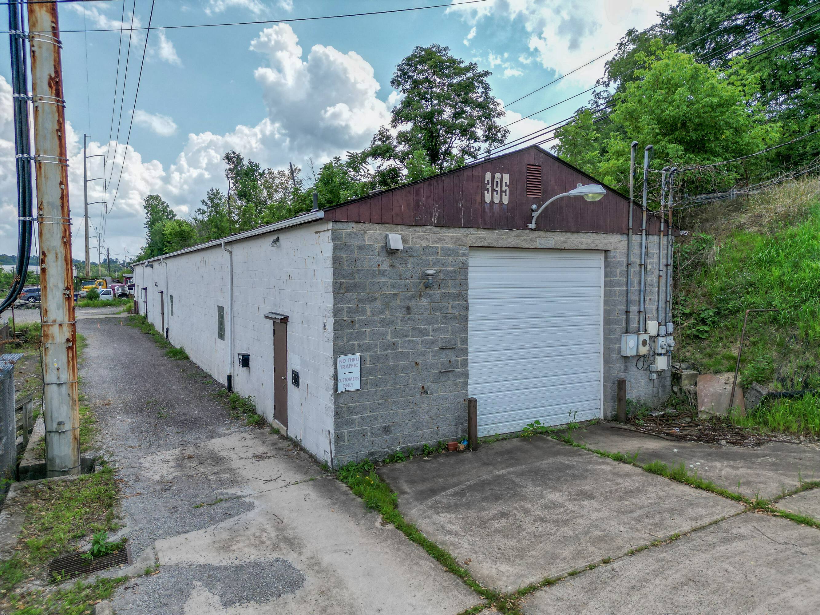 395 Logan Rd, Bethel Park, PA 15102