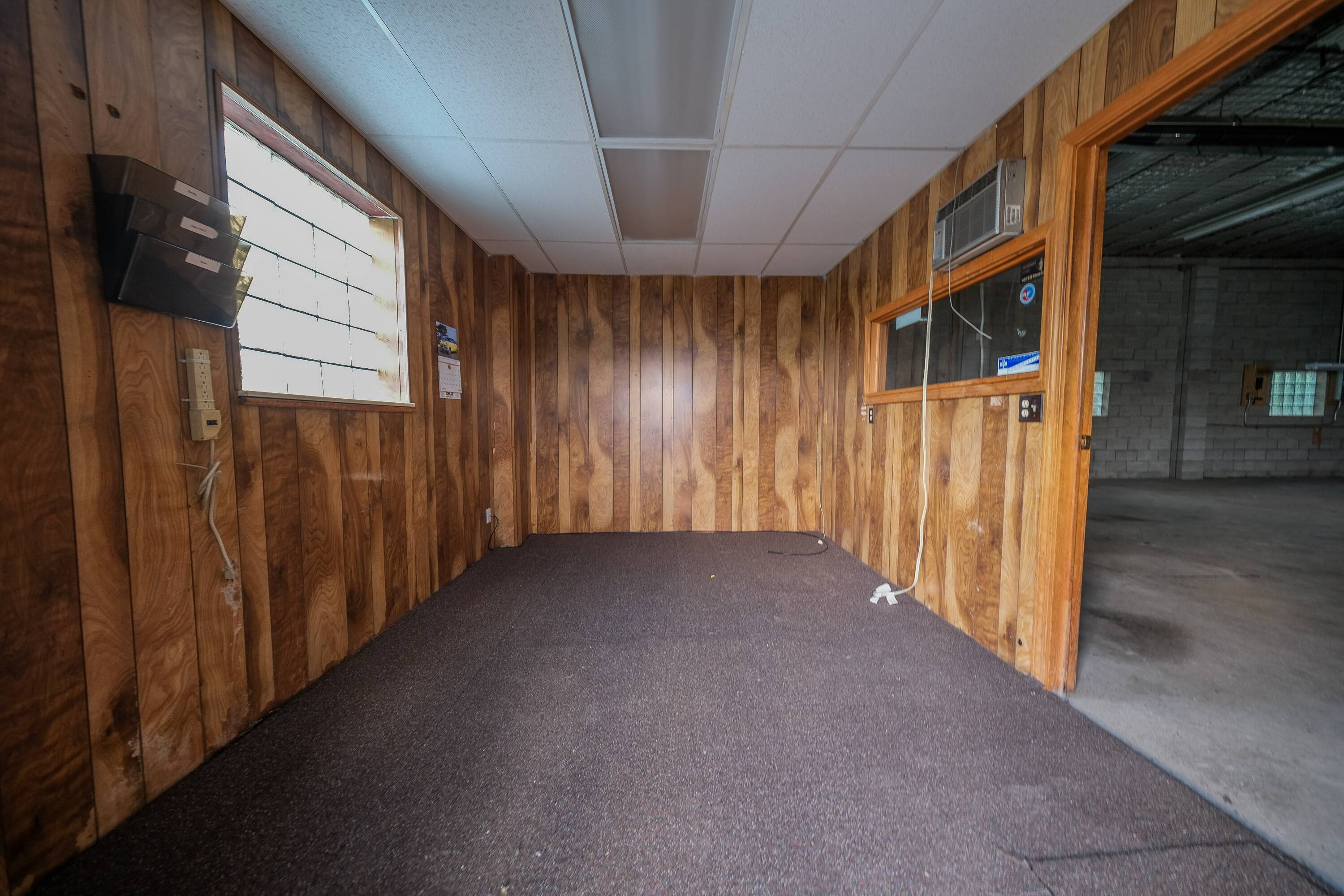 395 Logan Rd, Bethel Park, PA 15102