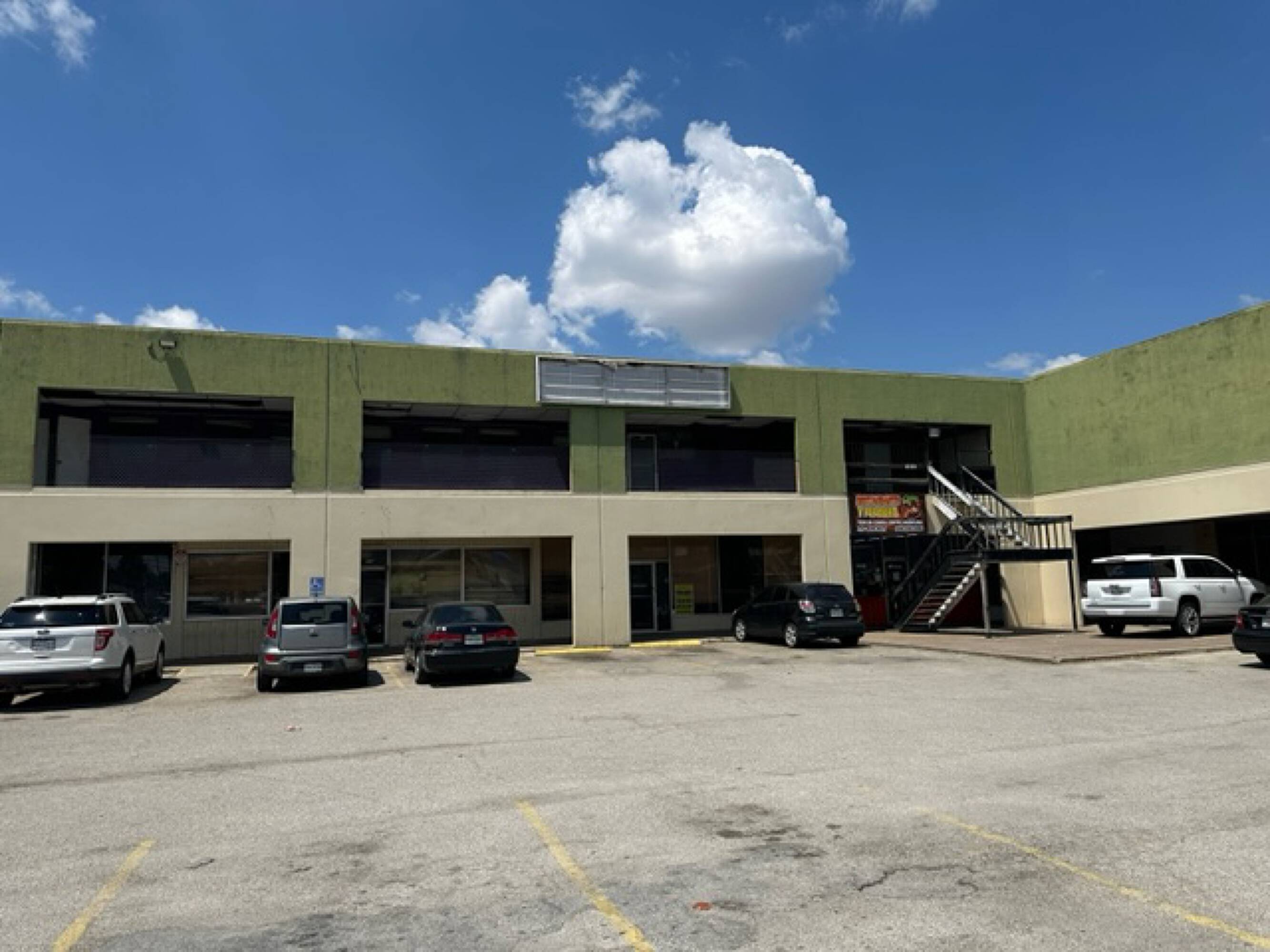 800 Maxey Rd, Houston, TX 77013