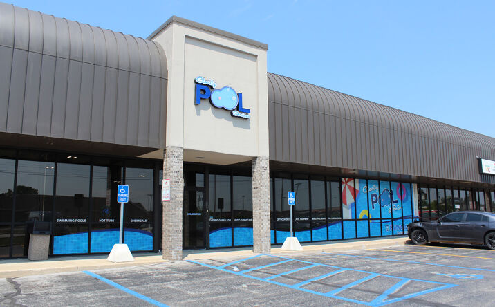 Pictures of Retail property located at 253 N Grandstaff Dr, Auburn, IN 46706 for lease - image #1