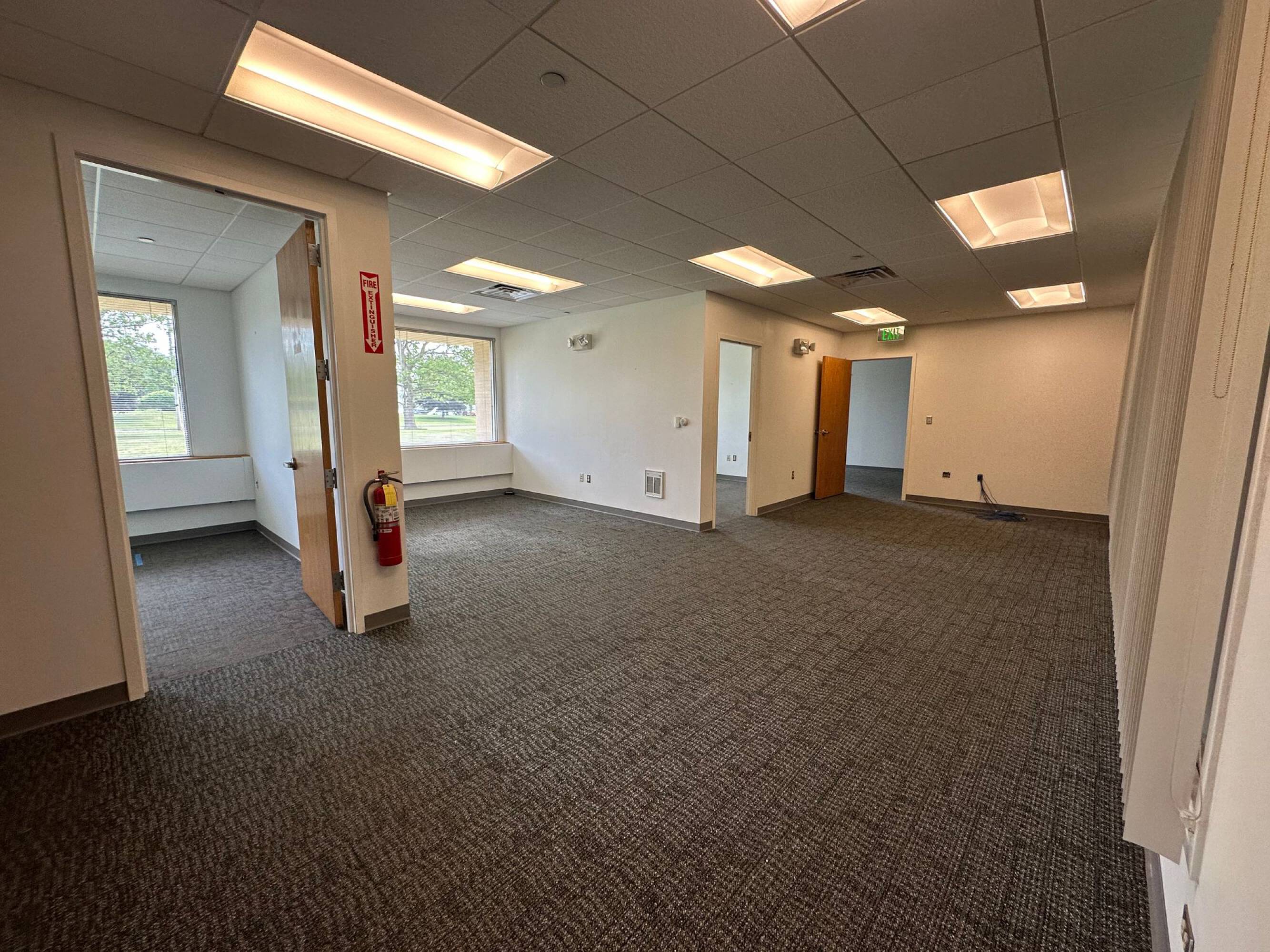 550 Marshall Phelps Rd, Windsor, CT 06095