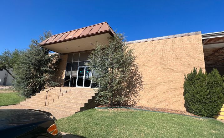 Pictures of Retail, Office property located at 201 N Ann Arbor Ave, Oklahoma City, OK 73127 for lease - image #1