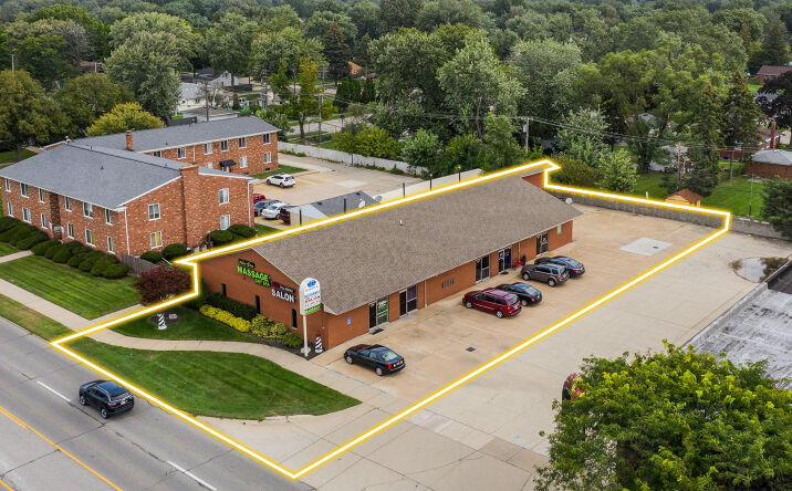 Pictures of Retail, Office property located at 29900 Harper Ave, St Clair Shores, MI 48082 for lease - image #1