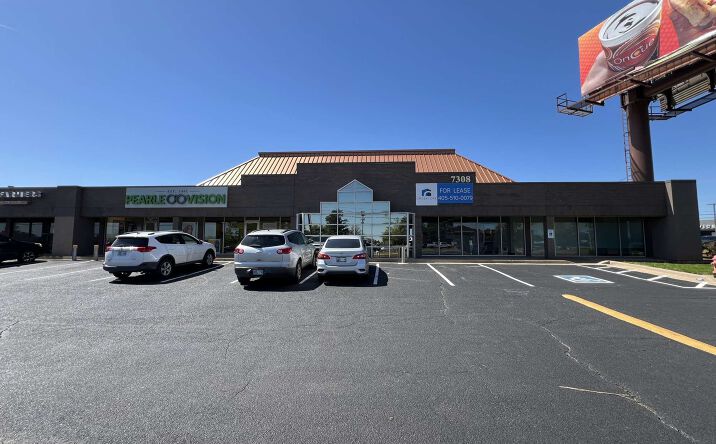 Pictures of Retail property located at 7300 Northwest Expy, Oklahoma City, OK 73132 for lease - image #1