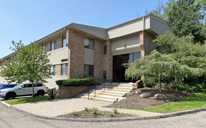 Pictures of Office property located at 26105 Orchard Lake Rd, Farmington Hills, MI 48334 for lease - image #1