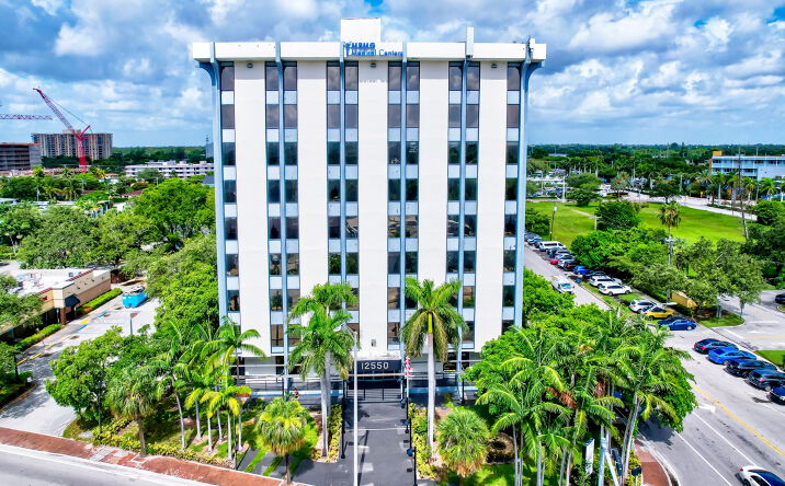 Pictures of Office property located at 12550 Biscayne Blvd, North Miami, FL 33181 for lease - image #1