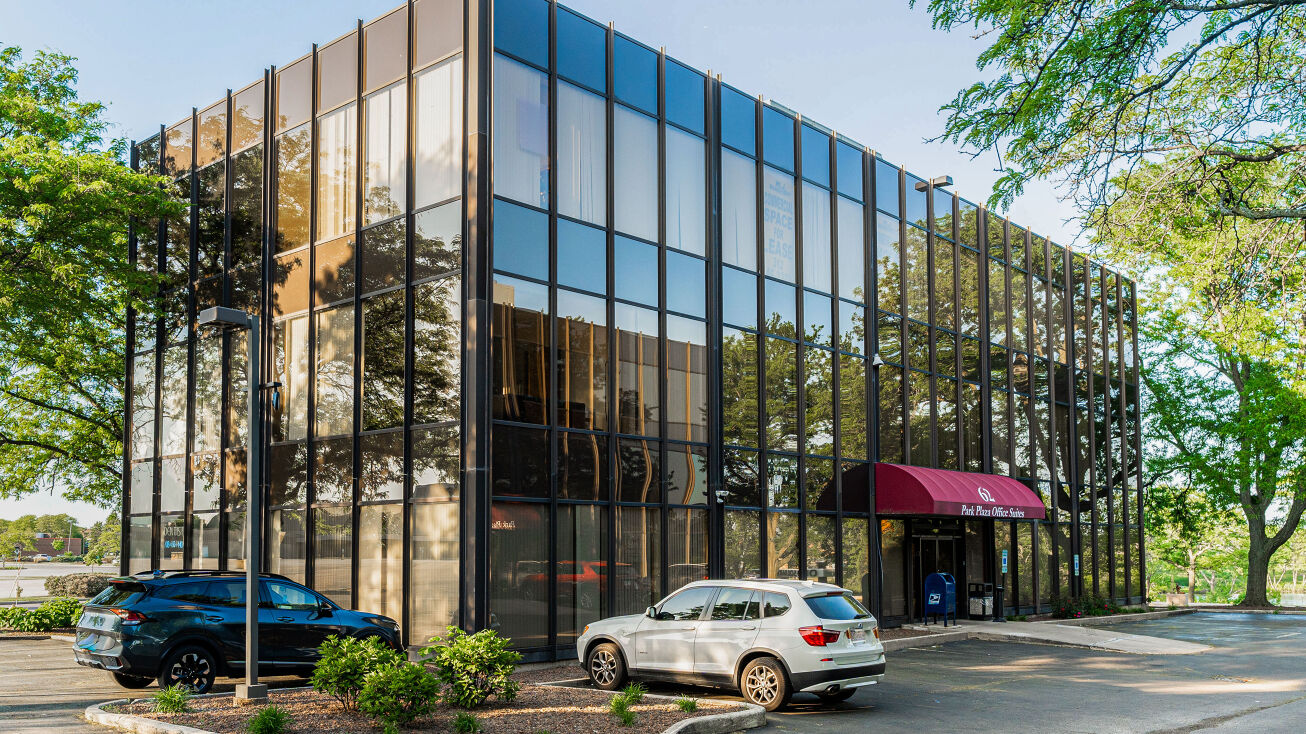 62 Orland Square Dr, Orland Park, IL 60462