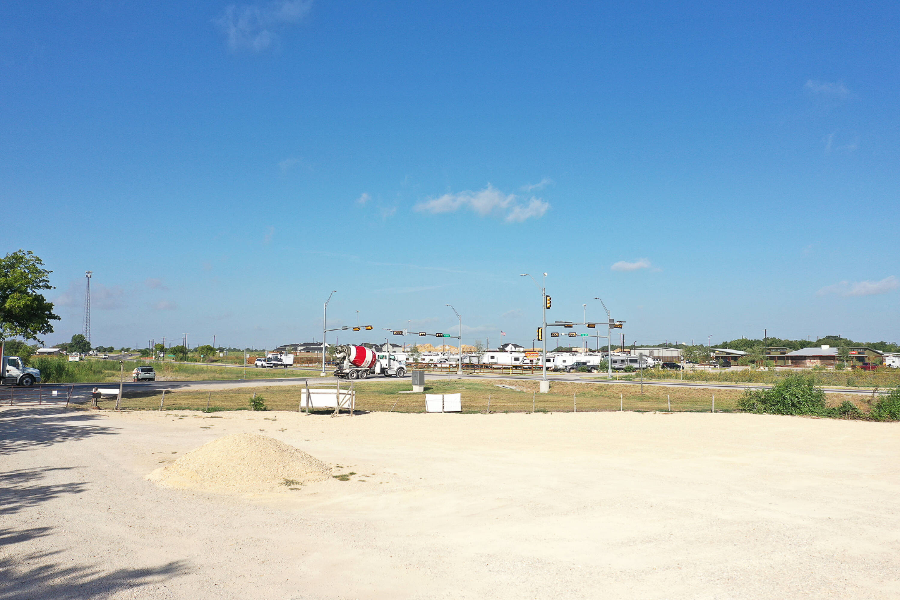 28 Old Lockhart Rd, Kyle, TX 78640