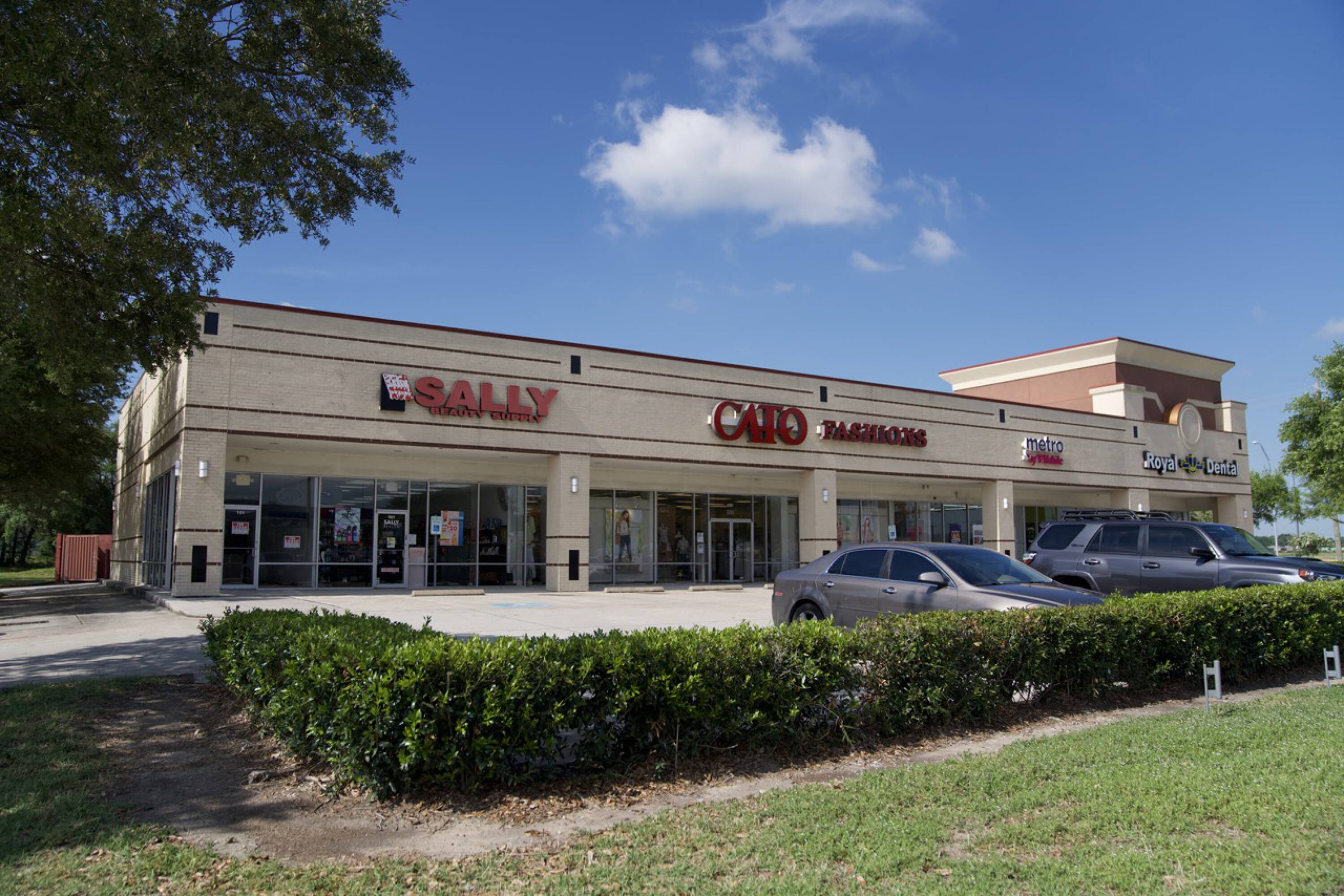 Pearland Central Plaza