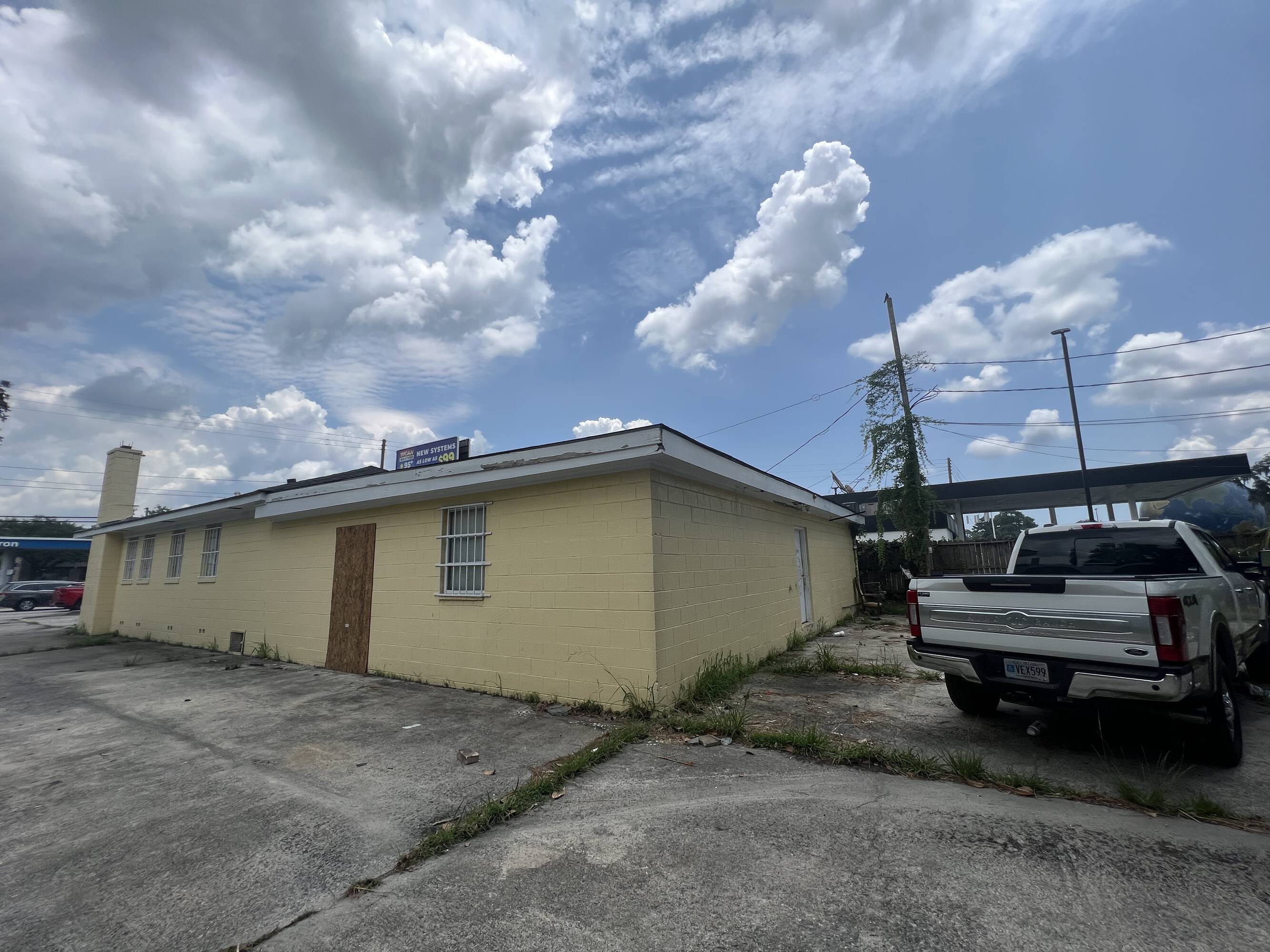 5 W Derenne Ave, Savannah, GA 31405