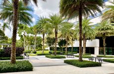 5910933