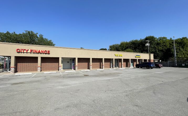 Pictures of Retail, Office property located at 1005 W University Dr, Denton, TX 76201 for lease - image #1