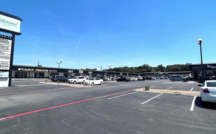 Pictures of Retail property located at 2304 W Park Row Dr, Pantego, TX 76013 for lease - image #1