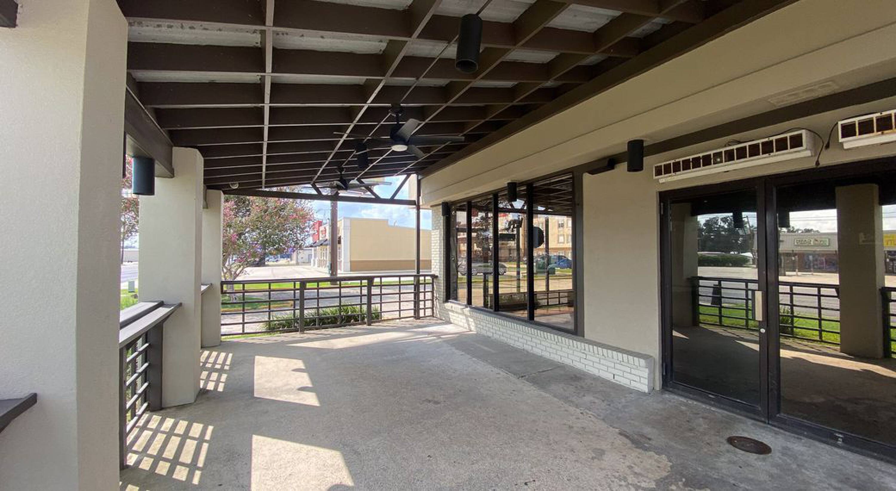 1236 Grand Caillou Rd, Houma, LA 70363