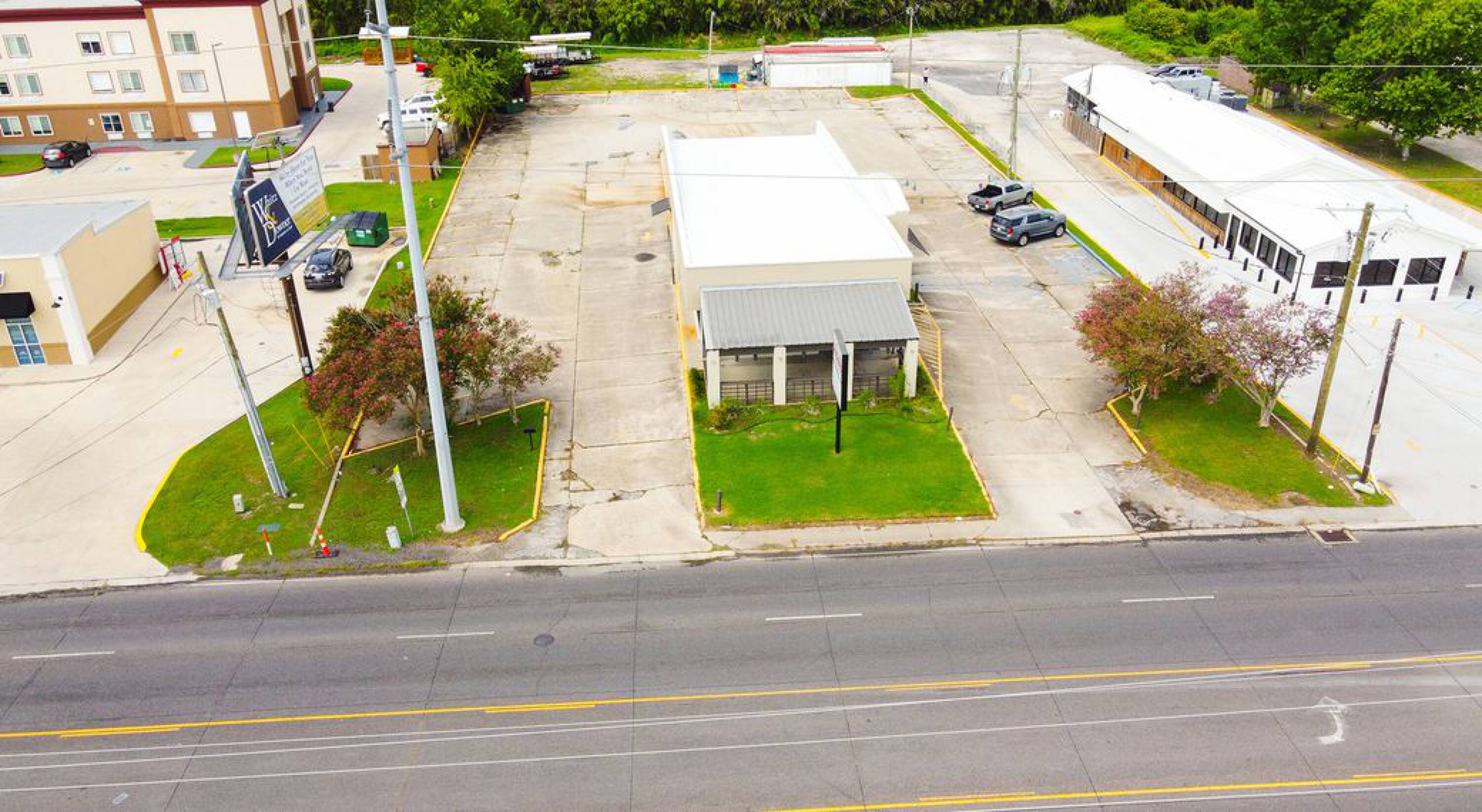 1236 Grand Caillou Rd, Houma, LA 70363