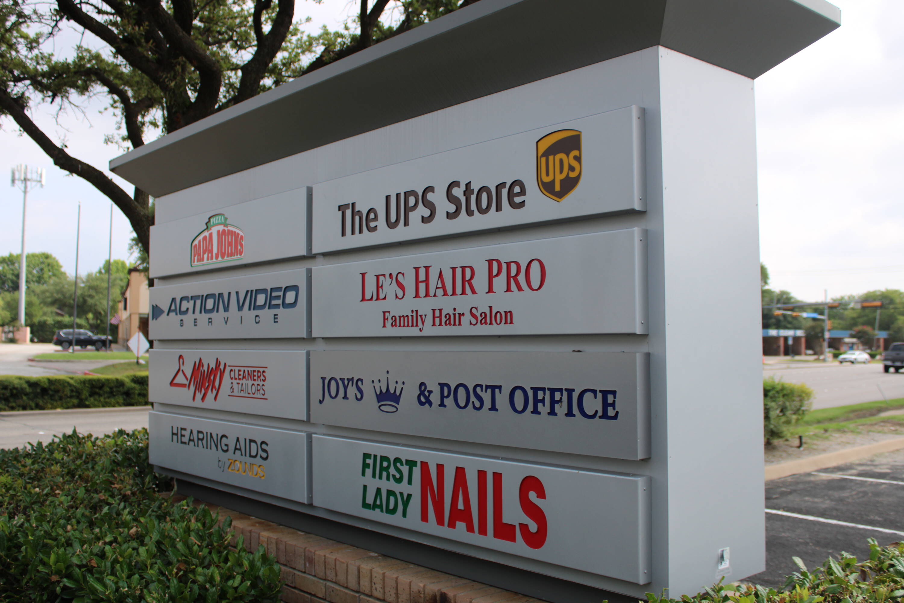 819 W Arapaho Rd, Richardson, TX 75080