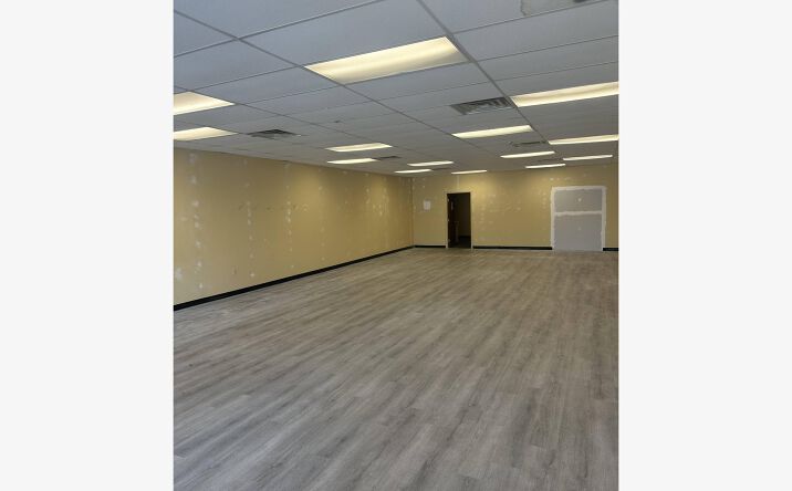Pictures of Retail, Office property located at 1366 N Pleasantburg Dr, Greenville, SC 29607 for lease - image #1
