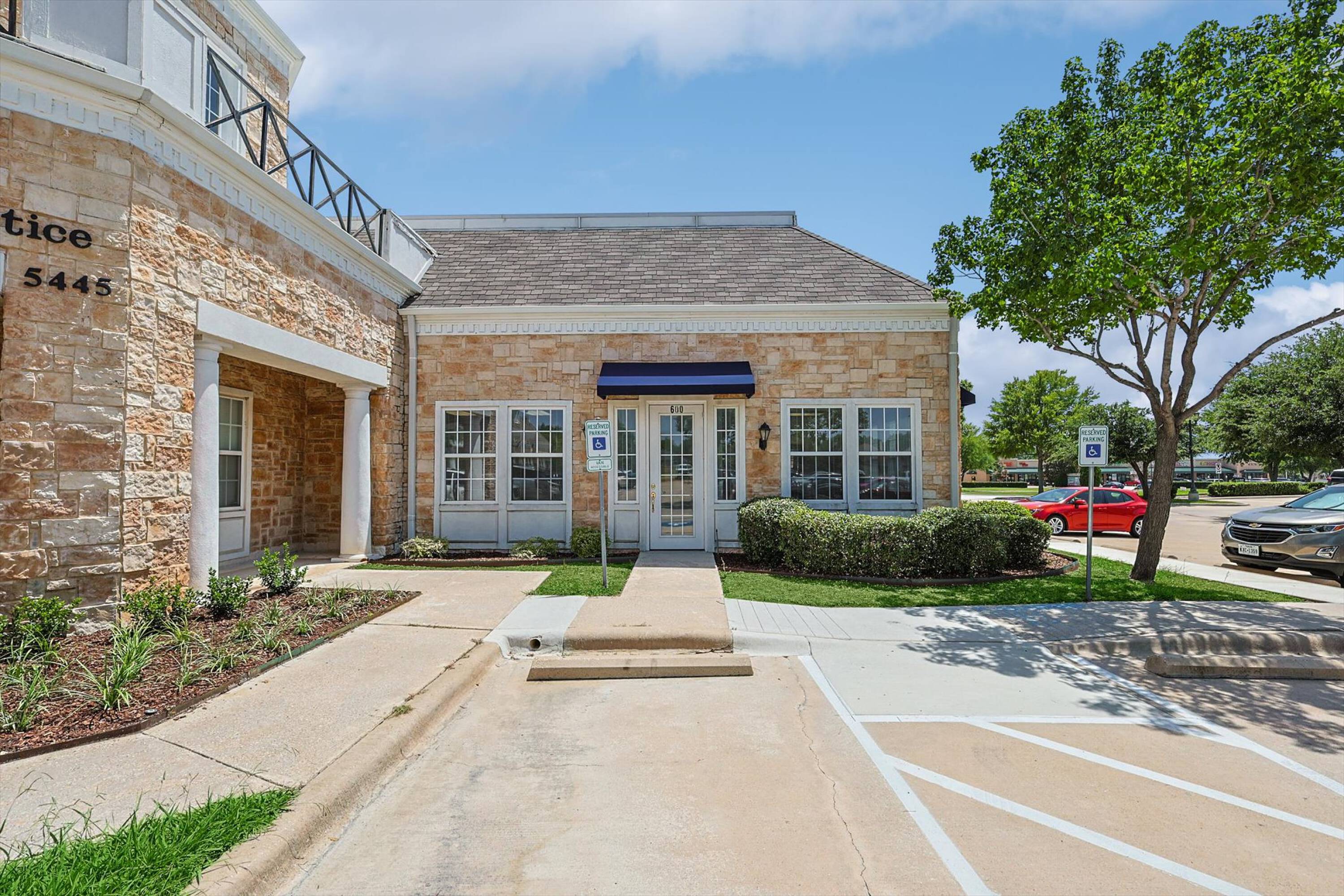 5445 Basswood Blvd, Fort Worth, TX 76137