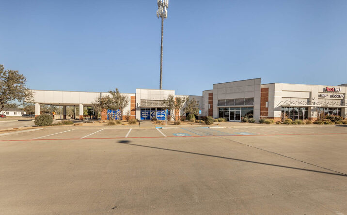 Pictures of Retail property located at 4206 19th St, Lubbock, TX 79407 for lease - image #1