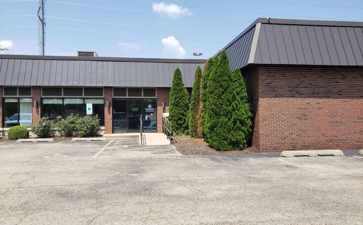 Pictures of Office property located at 1400 Columbus St, Ottawa, IL 61350 for lease - image #1