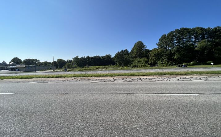 Pictures of Retail property located at 58 W Lebanon Rd, Dover, DE 19901 for lease - image #1