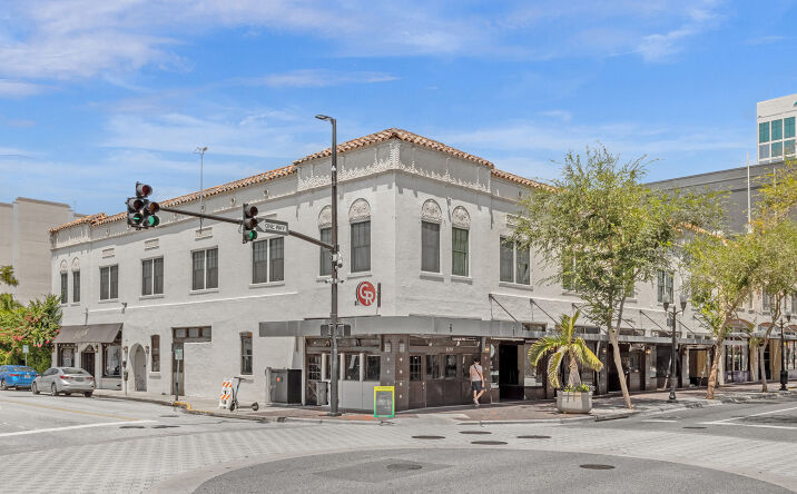 Pictures of Retail property located at 100 N Orange Ave, Orlando, FL 32801 for lease - image #1