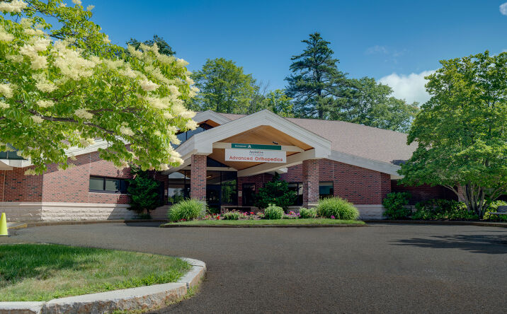 Pictures of Office property located at 14 Maple St, Gilford, NH 03249 for lease - image #1