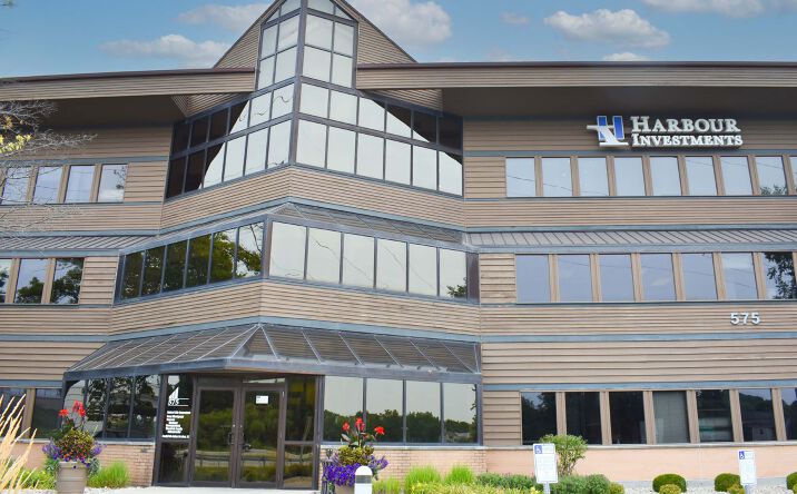 Pictures of Office property located at 575 D'onofrio Dr, Madison, WI 53719 for lease - image #1