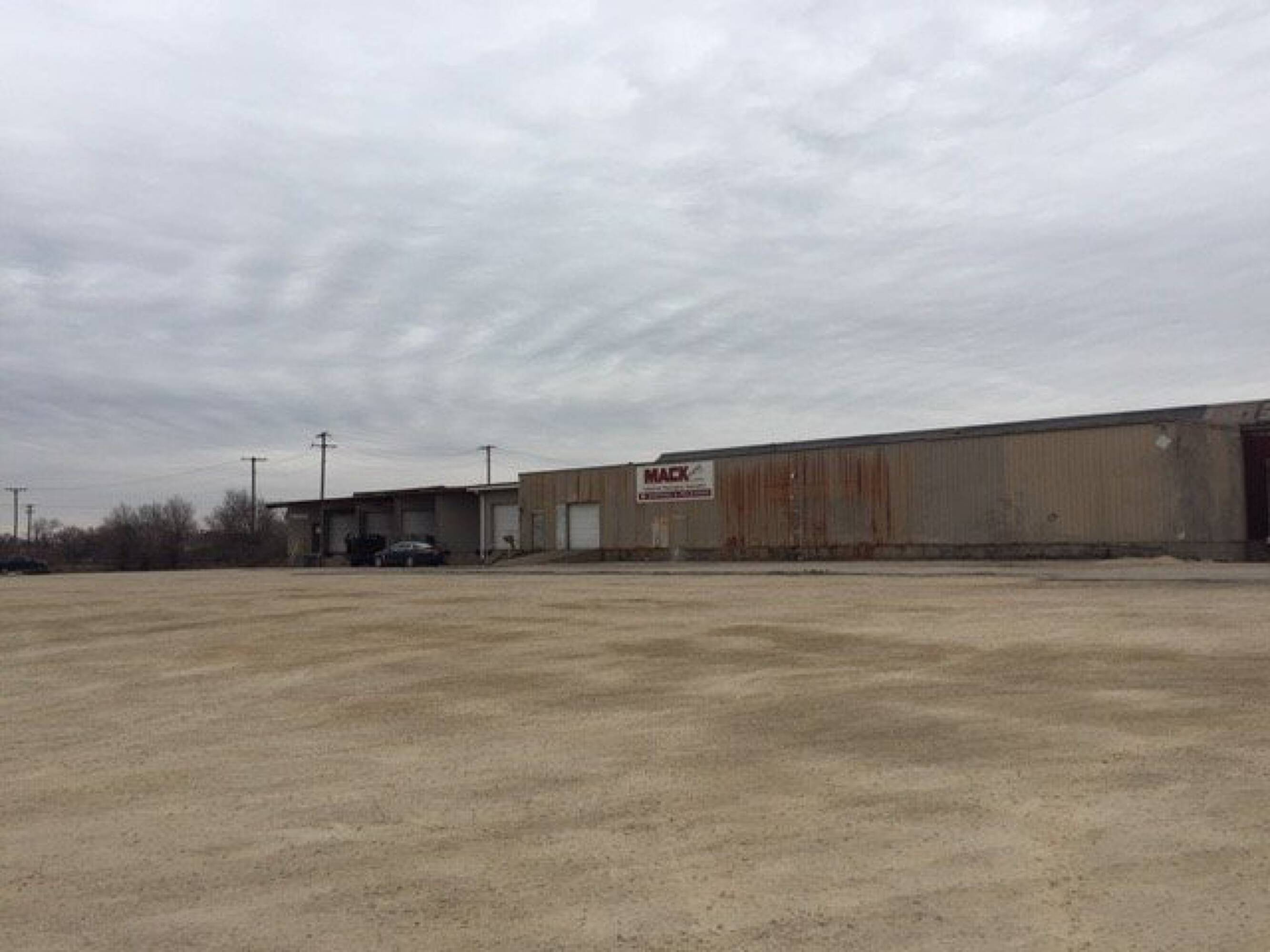 340 Blackhawk Park Ave, Rockford, IL 61104